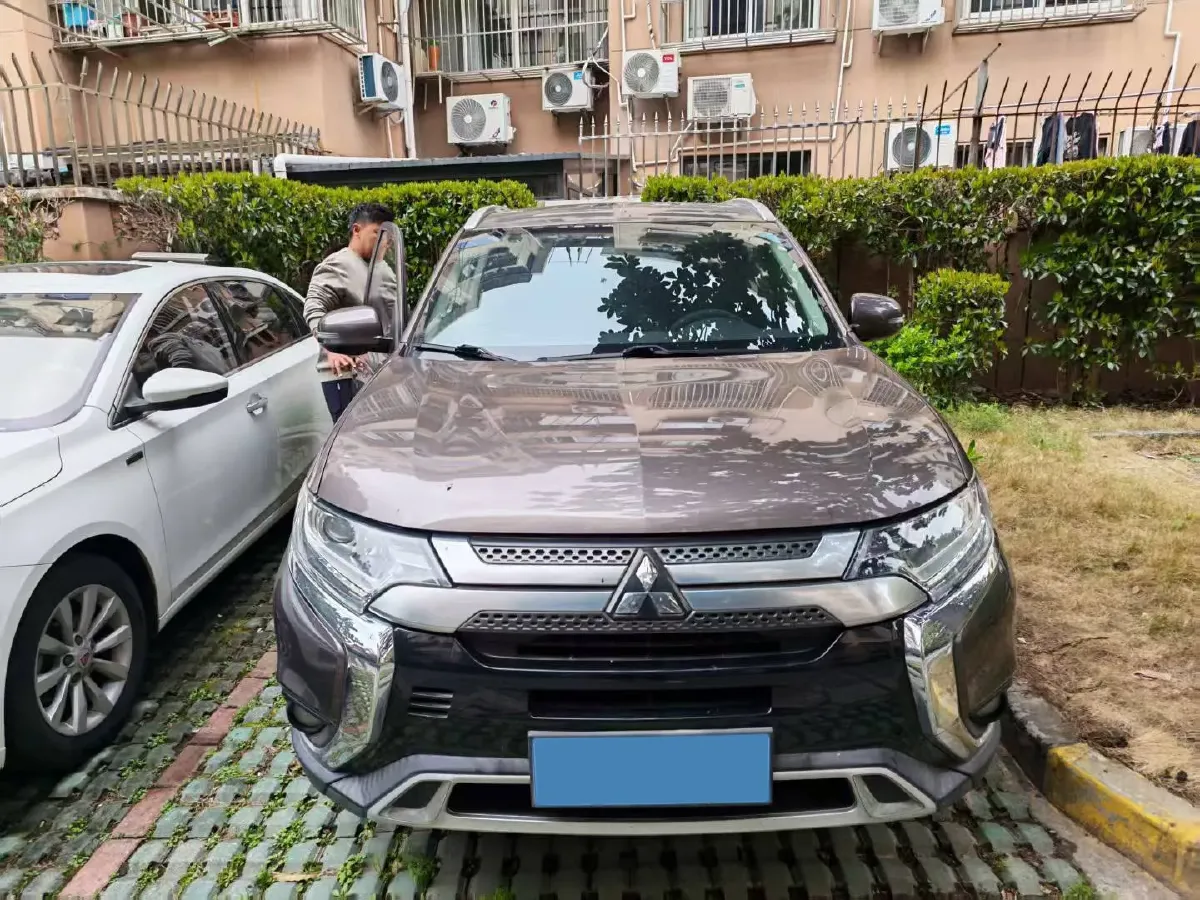 2020 Mitsubishi Outlander 2.0L 166HP L4 CVT,autocango,china used car exporter,china ev exporter,chinese used car exporter,chinese used ev exporter