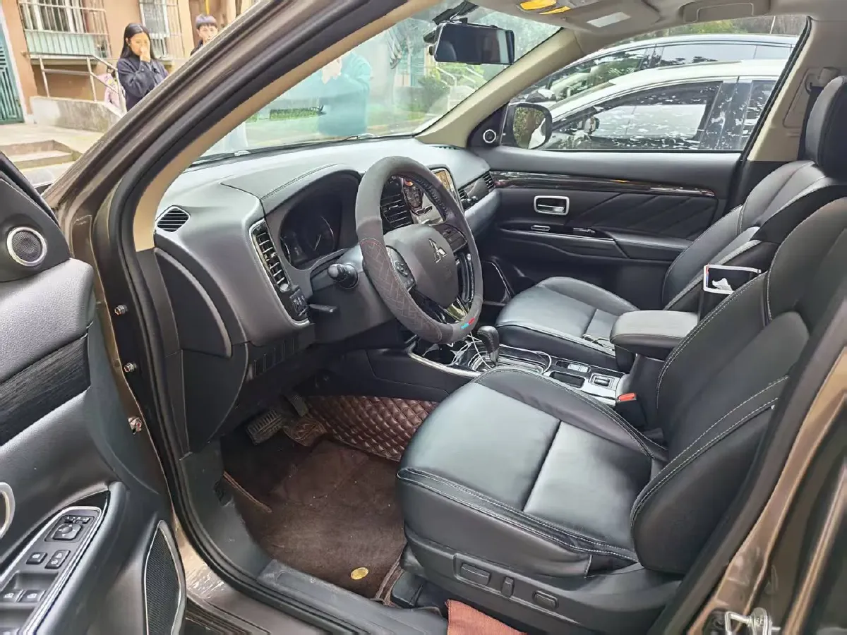 2020 Mitsubishi Outlander 2.0L 166HP L4 CVT,autocango,china used car exporter,china ev exporter,chinese used car exporter,chinese used ev exporter