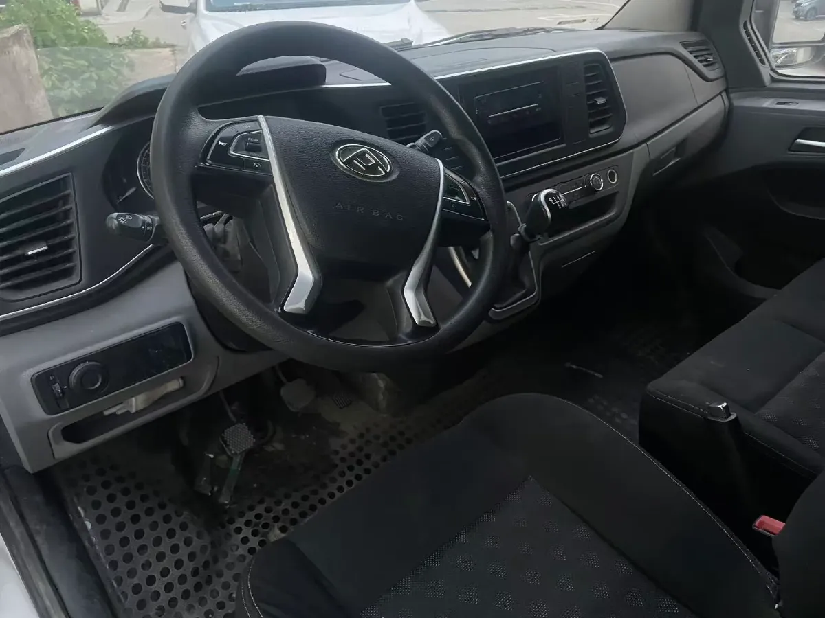 2024 MAXUS XinTu V80 2.0T 147HP L4 6SMG,autocango,china used car exporter,china ev exporter,chinese used car exporter,chinese used ev exporter