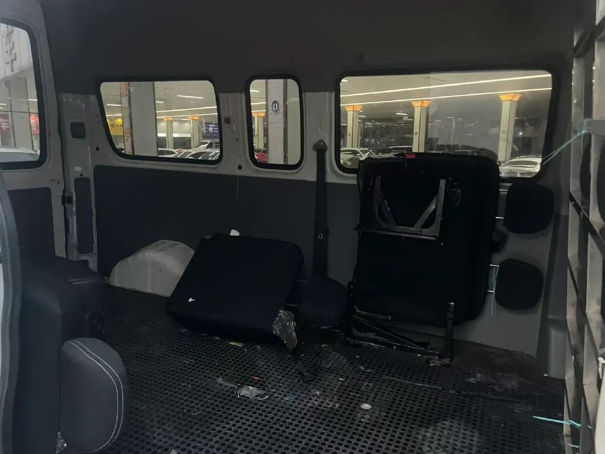 2024 MAXUS XinTu V80 2.0T 147HP L4 6SMG,autocango,china used car exporter,china ev exporter,chinese used car exporter,chinese used ev exporter