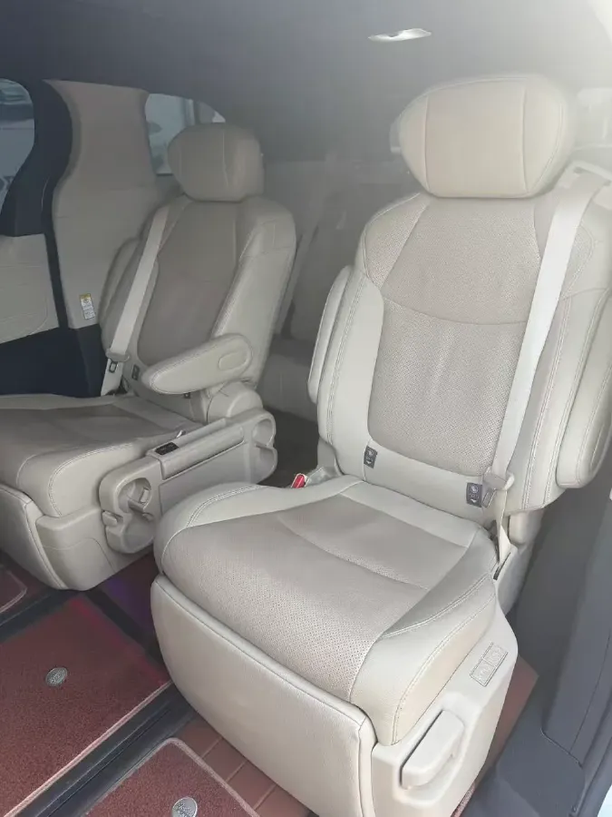 2023 Toyota Sienna 2.5L 189HP L4 E-CVT Hybrid,autocango,china used car exporter,china ev exporter,chinese used car exporter,chinese used ev exporter
