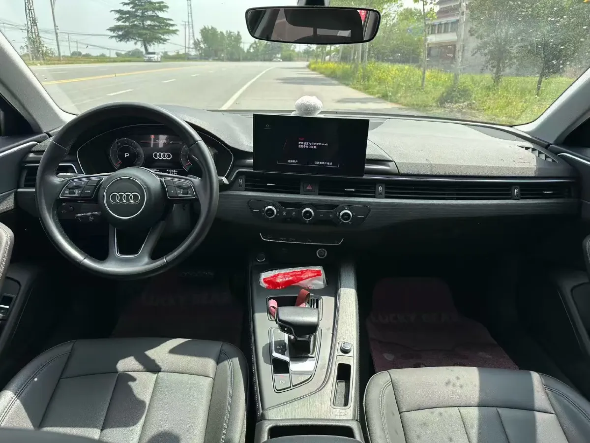 2020 Audi Q3 2.0T 220HP L4 7DCT,autocango,china used car exporter,china ev exporter,chinese used car exporter,chinese used ev exporter