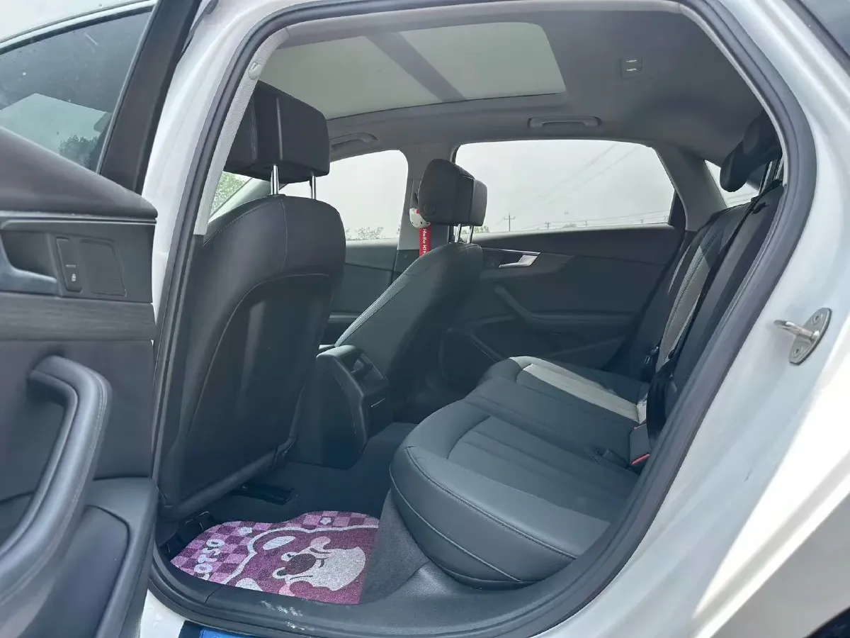 2020 Audi Q3 2.0T 220HP L4 7DCT,autocango,china used car exporter,china ev exporter,chinese used car exporter,chinese used ev exporter