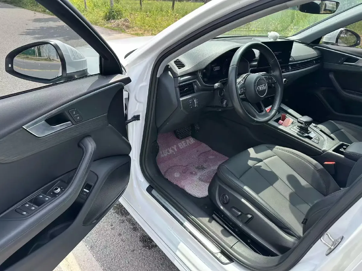 2020 Audi Q3 2.0T 220HP L4 7DCT,autocango,china used car exporter,china ev exporter,chinese used car exporter,chinese used ev exporter