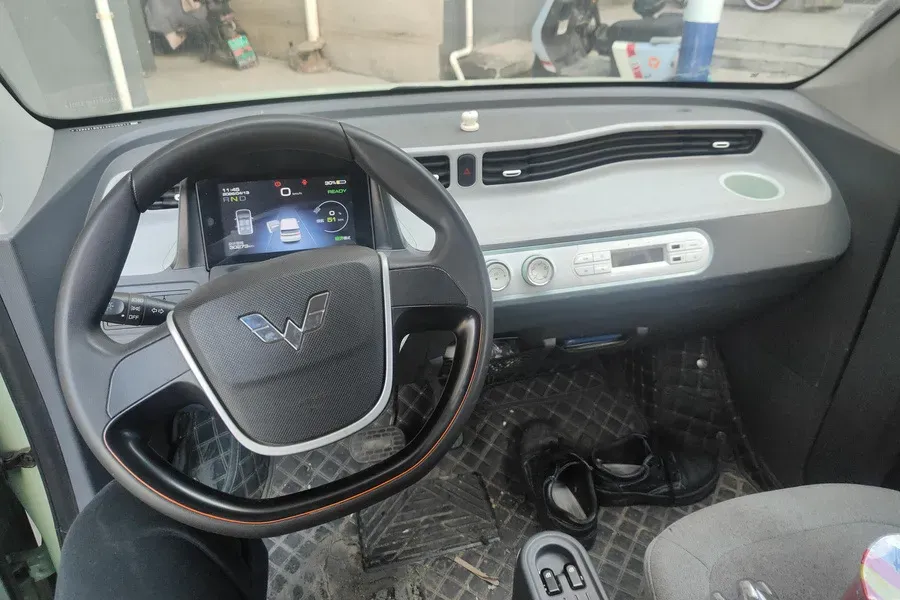 2021 WuLing HongGuang MINI EV BEV 13.9KWH,autocango,china used car exporter,china ev exporter,chinese used car exporter,chinese used ev exporter