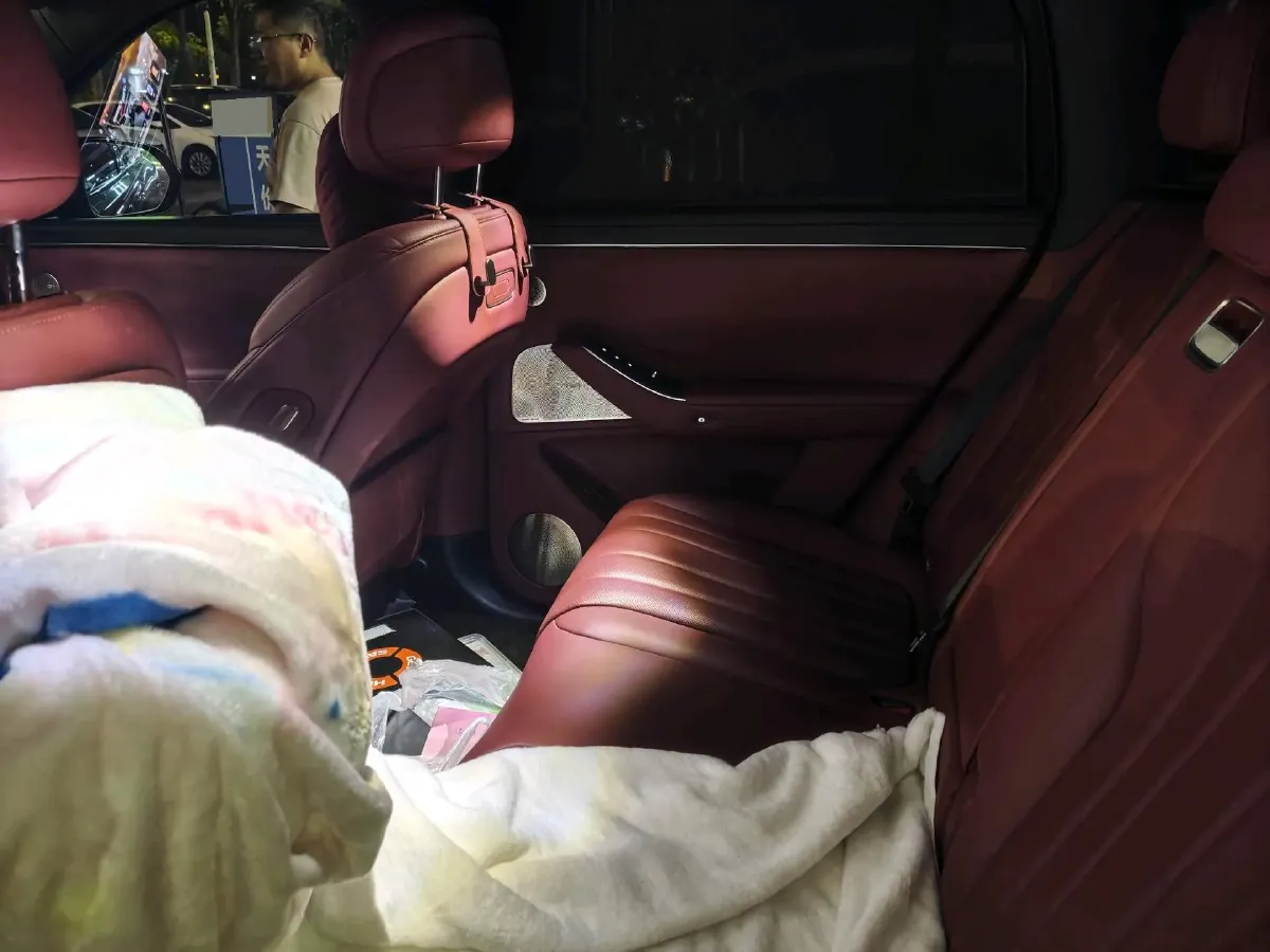 2026 AITO AITO M7 REEV 160HP REEV,autocango,china used car exporter,china ev exporter,chinese used car exporter,chinese used ev exporter