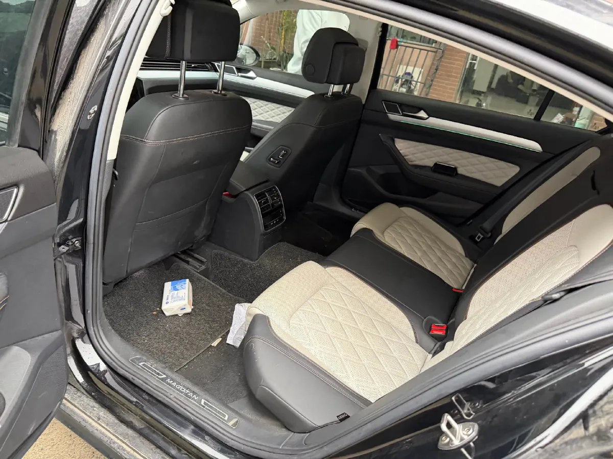 2024 Volkswagen Magotan 2.0T 186HP L4 7DCT,autocango,china used car exporter,china ev exporter,chinese used car exporter,chinese used ev exporter