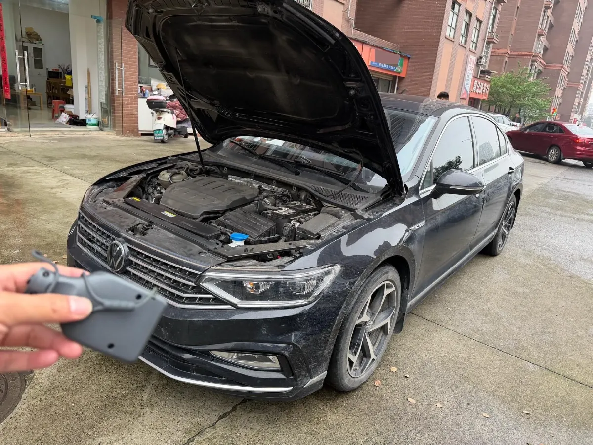 2024 Volkswagen Magotan 2.0T 186HP L4 7DCT,autocango,china used car exporter,china ev exporter,chinese used car exporter,chinese used ev exporter