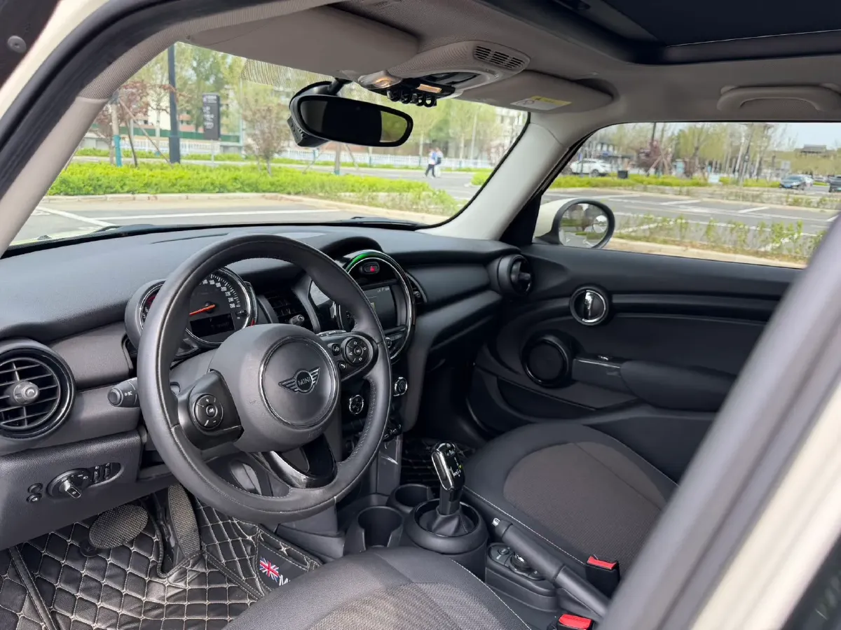 2021 MINI MINI 1.5T 102HP L3 7DCT,autocango,china used car exporter,china ev exporter,chinese used car exporter,chinese used ev exporter