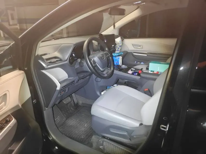 2024 Toyota Granvia 2.5L 189HP L4 E-CVT Hybrid,autocango,china used car exporter,china ev exporter,chinese used car exporter,chinese used ev exporter