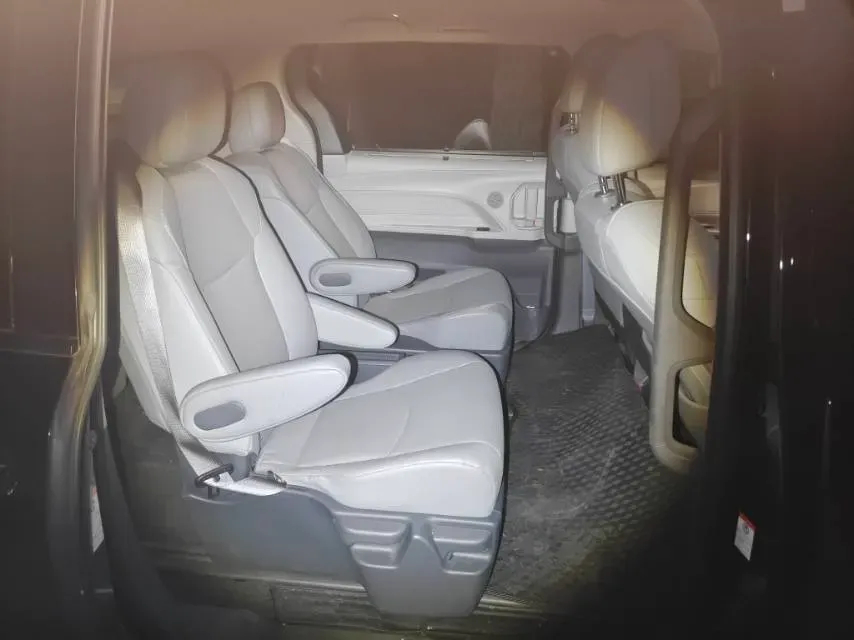 2024 Toyota Granvia 2.5L 189HP L4 E-CVT Hybrid,autocango,china used car exporter,china ev exporter,chinese used car exporter,chinese used ev exporter