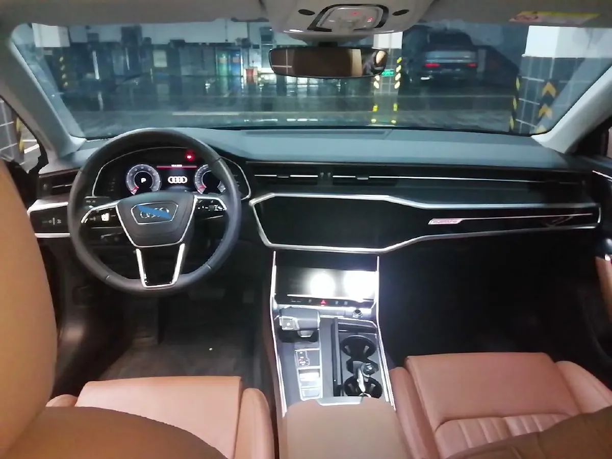 2023 Audi A6L 2.0T 245HP L4 7DCT,autocango,china used car exporter,china ev exporter,chinese used car exporter,chinese used ev exporter