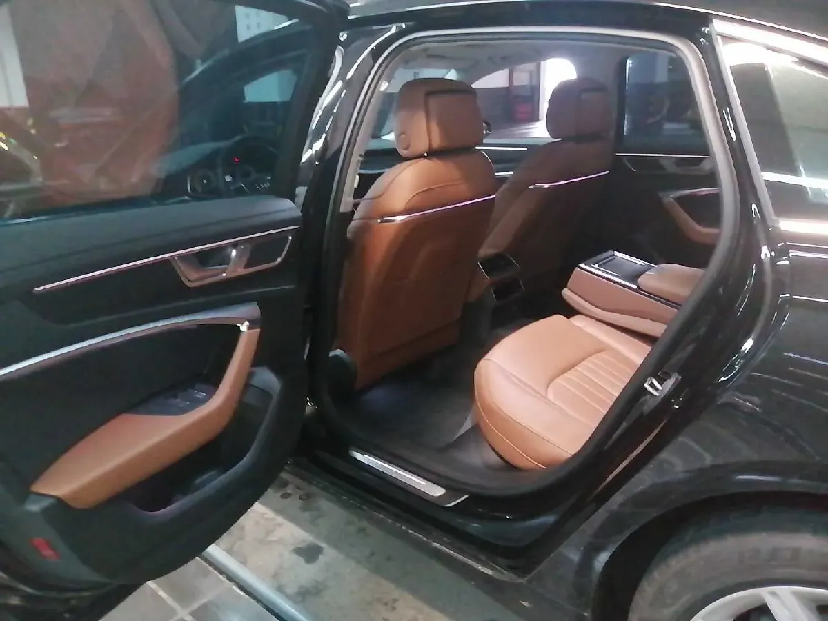 2023 Audi A6L 2.0T 245HP L4 7DCT,autocango,china used car exporter,china ev exporter,chinese used car exporter,chinese used ev exporter