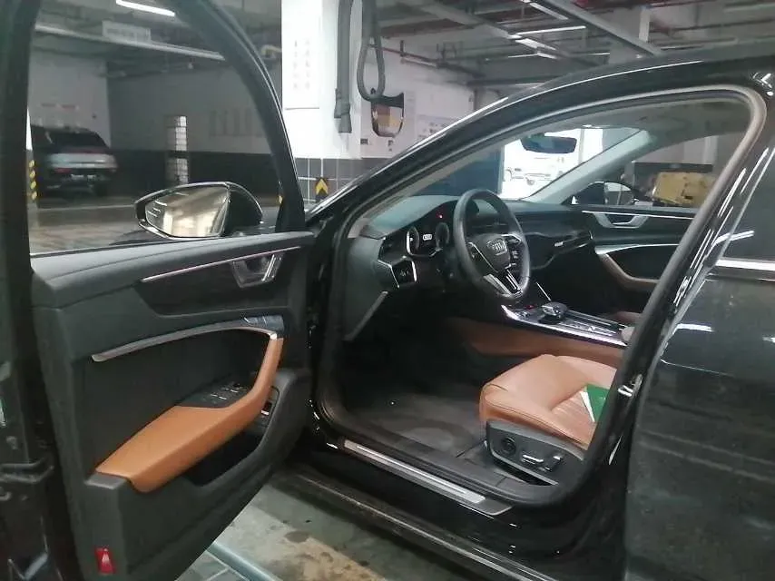 2023 Audi A6L 2.0T 245HP L4 7DCT,autocango,china used car exporter,china ev exporter,chinese used car exporter,chinese used ev exporter
