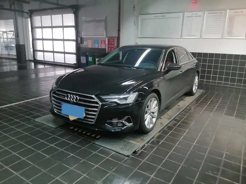 2023 Audi A6L 2.0T 245HP L4 7DCT,autocango,china used car exporter,china ev exporter,chinese used car exporter,chinese used ev exporter