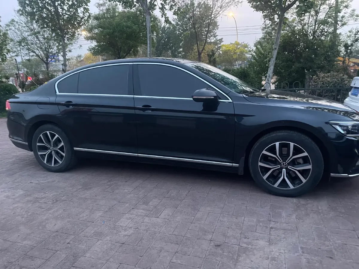 2020 Volkswagen Magotan 2.0T 186HP L4 7DCT,autocango,china used car exporter,china ev exporter,chinese used car exporter,chinese used ev exporter