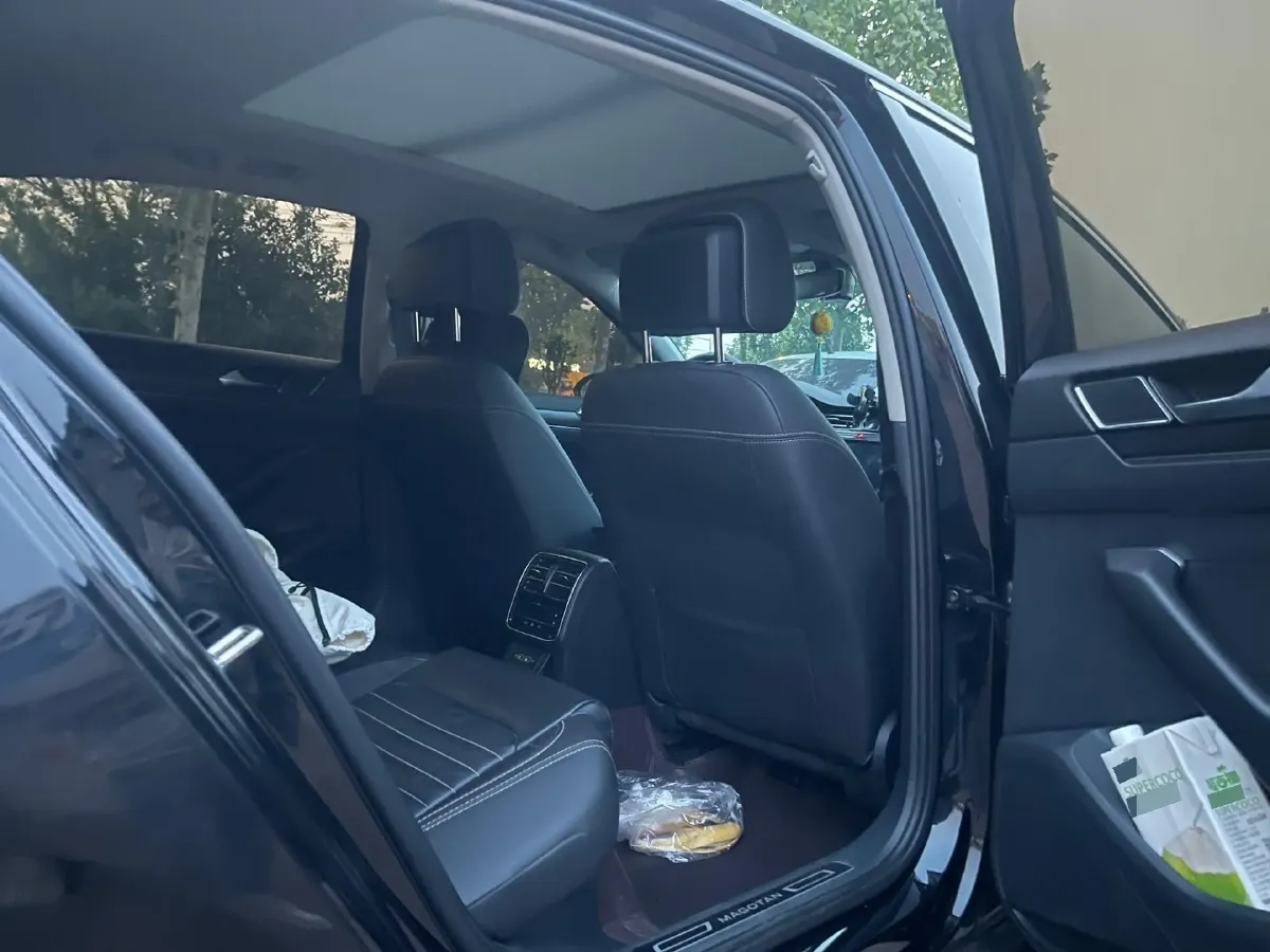 2020 Volkswagen Magotan 2.0T 186HP L4 7DCT,autocango,china used car exporter,china ev exporter,chinese used car exporter,chinese used ev exporter