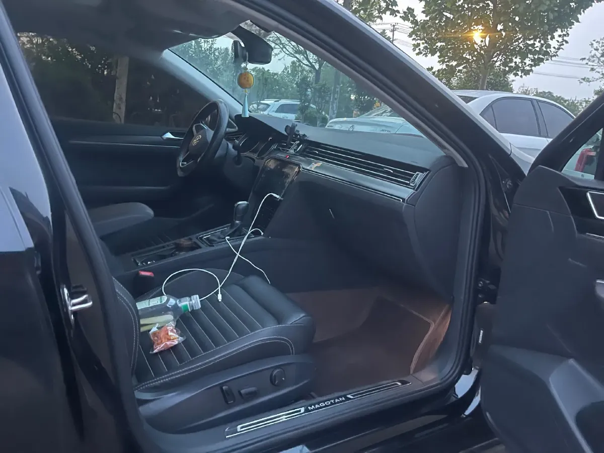 2020 Volkswagen Magotan 2.0T 186HP L4 7DCT,autocango,china used car exporter,china ev exporter,chinese used car exporter,chinese used ev exporter