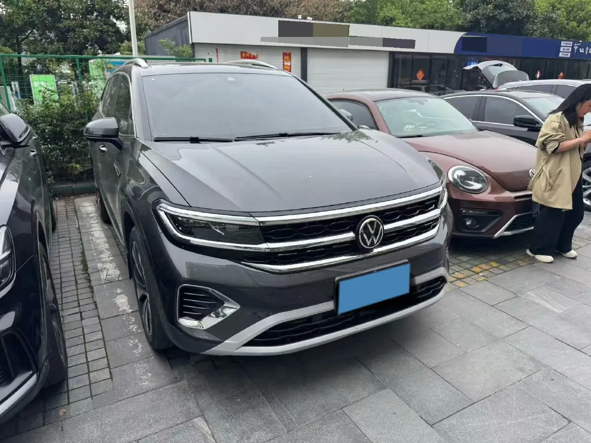 2023 Volkswagen Talagon 2.0T 220HP L4 7DCT,autocango,china used car exporter,china ev exporter,chinese used car exporter,chinese used ev exporter