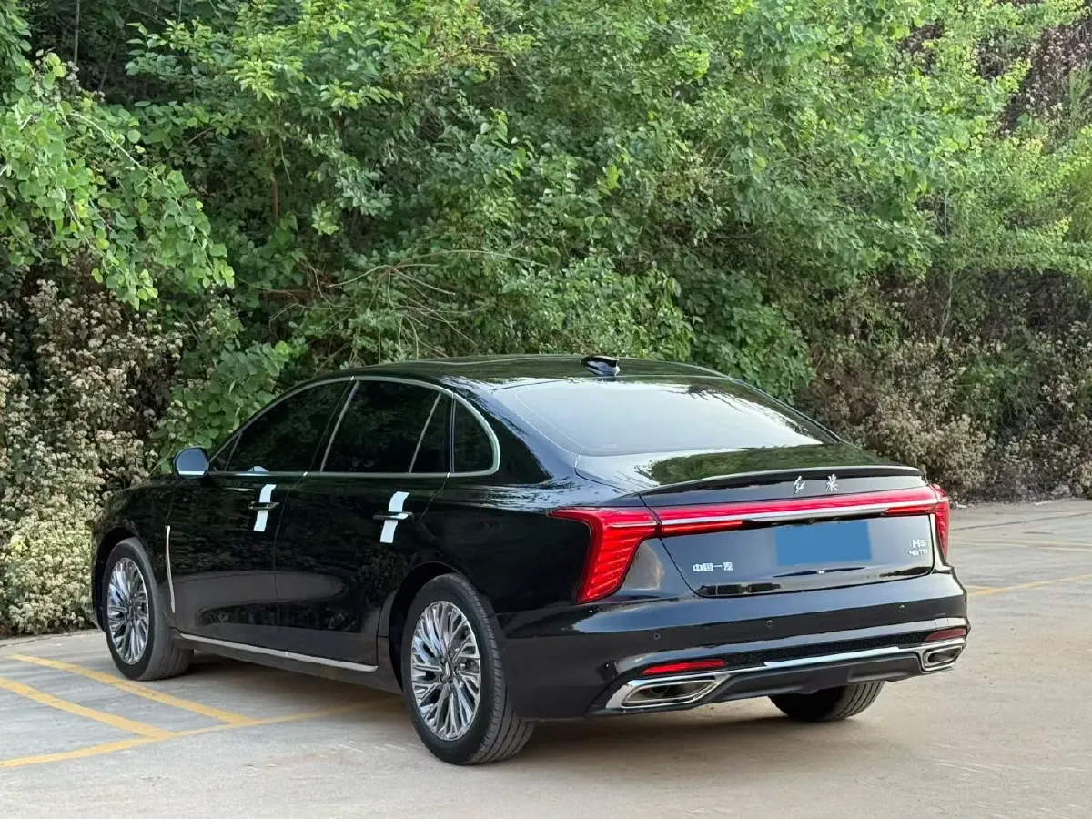 2023 HongQi H5 2.0T 224HP L4 8AT,autocango,china used car exporter,china ev exporter,chinese used car exporter,chinese used ev exporter