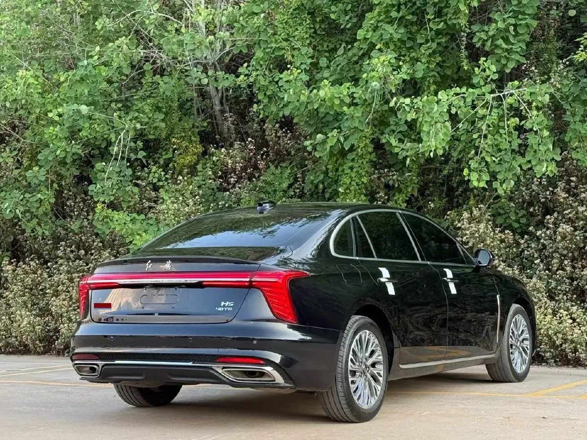 2023 HongQi H5 2.0T 224HP L4 8AT,autocango,china used car exporter,china ev exporter,chinese used car exporter,chinese used ev exporter