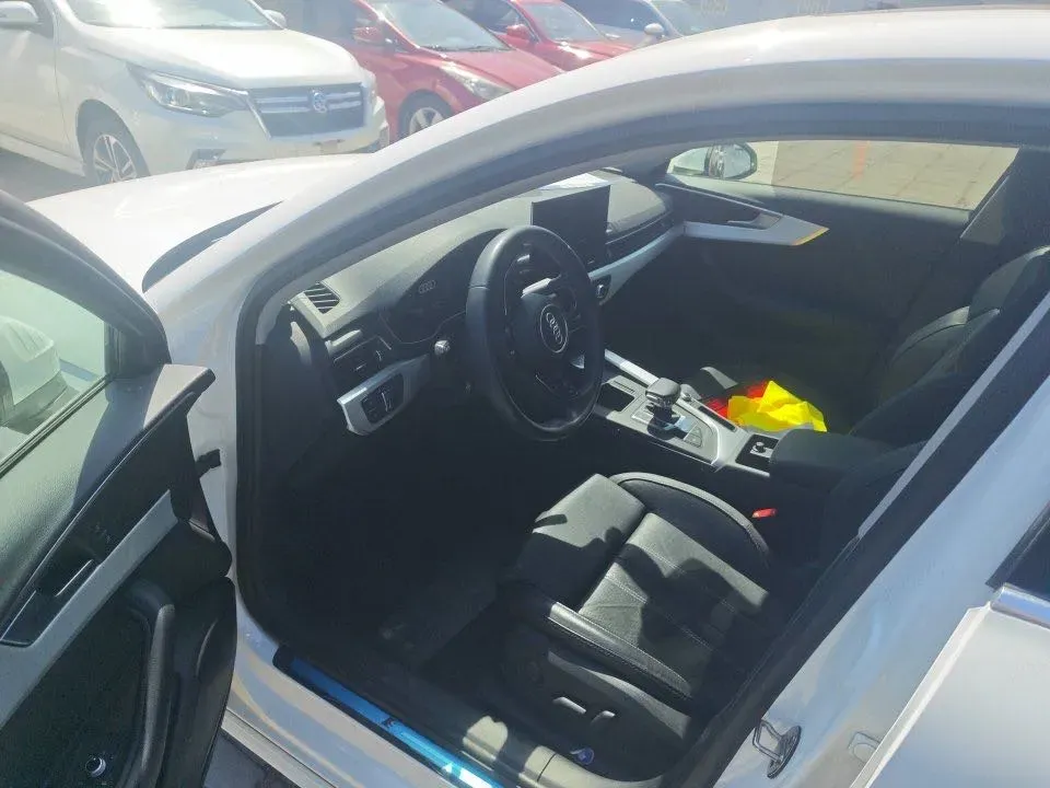 2020 Audi A4L 2.0T 190HP L4 7DCT,autocango,china used car exporter,china ev exporter,chinese used car exporter,chinese used ev exporter