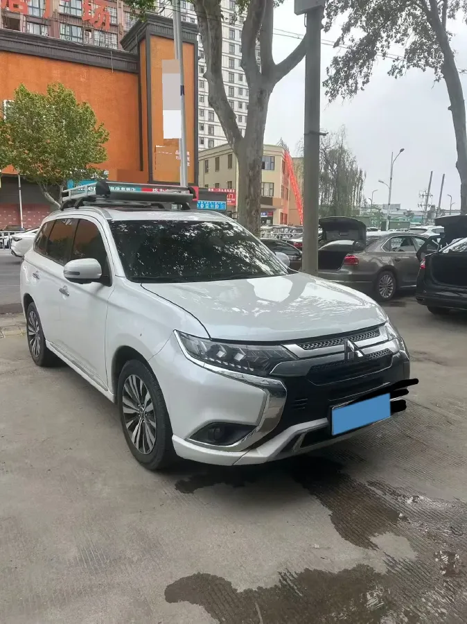 2021 Mitsubishi Outlander 2.4L 192HP L4 CVT,autocango,china used car exporter,china ev exporter,chinese used car exporter,chinese used ev exporter