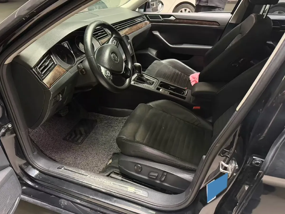 2018 Volkswagen Magotan 1.8T 180HP L4 7DCT,autocango,china used car exporter,china ev exporter,chinese used car exporter,chinese used ev exporter