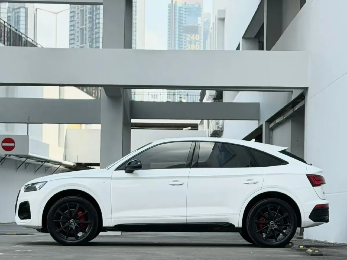 2021 Audi Q5L Sportback 2.0T 190HP L4 7DCT,autocango,china used car exporter,china ev exporter,chinese used car exporter,chinese used ev exporter