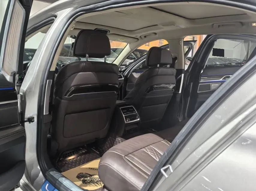 2021 BMW 7 Series 2.0T 265HP L4 8AT,autocango,china used car exporter,china ev exporter,chinese used car exporter,chinese used ev exporter