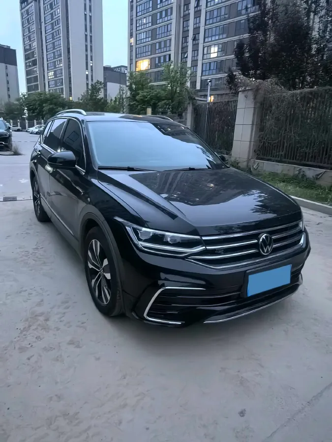 2024 Volkswagen Tiguan L 2.0T 186HP L4 7DCT,autocango,china used car exporter,china ev exporter,chinese used car exporter,chinese used ev exporter