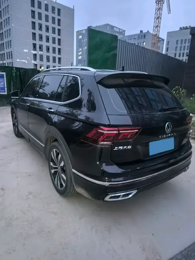 2024 Volkswagen Tiguan L 2.0T 186HP L4 7DCT,autocango,china used car exporter,china ev exporter,chinese used car exporter,chinese used ev exporter
