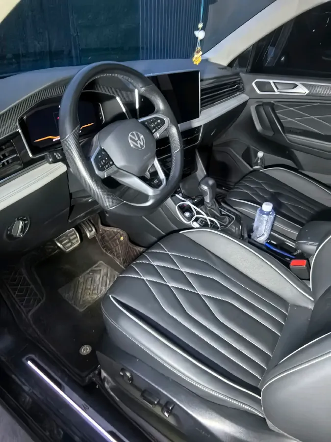 2024 Volkswagen Tiguan L 2.0T 186HP L4 7DCT,autocango,china used car exporter,china ev exporter,chinese used car exporter,chinese used ev exporter