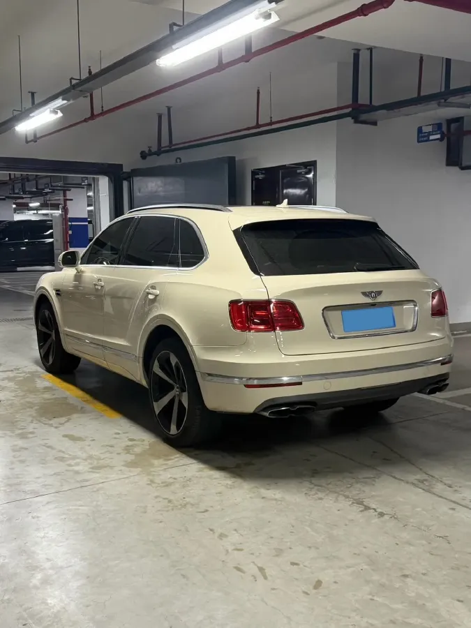 2018 Bentley Bentayga 4.0T 550HP V8 8AT,autocango,china used car exporter,china ev exporter,chinese used car exporter,chinese used ev exporter
