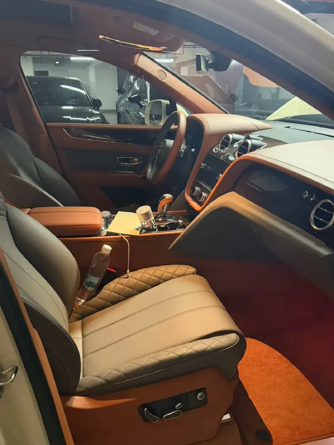 2018 Bentley Bentayga 4.0T 550HP V8 8AT,autocango,china used car exporter,china ev exporter,chinese used car exporter,chinese used ev exporter