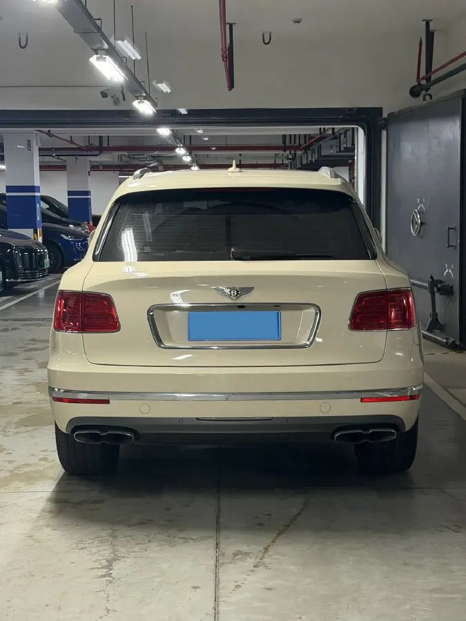 2018 Bentley Bentayga 4.0T 550HP V8 8AT,autocango,china used car exporter,china ev exporter,chinese used car exporter,chinese used ev exporter