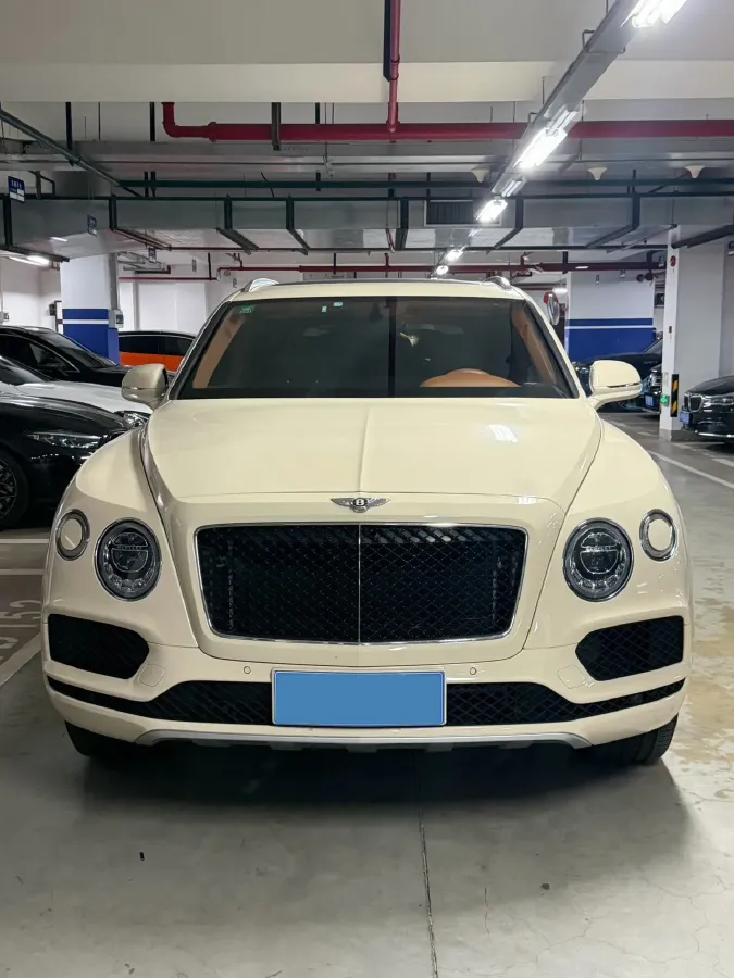 2018 Bentley Bentayga 4.0T 550HP V8 8AT,autocango,china used car exporter,china ev exporter,chinese used car exporter,chinese used ev exporter