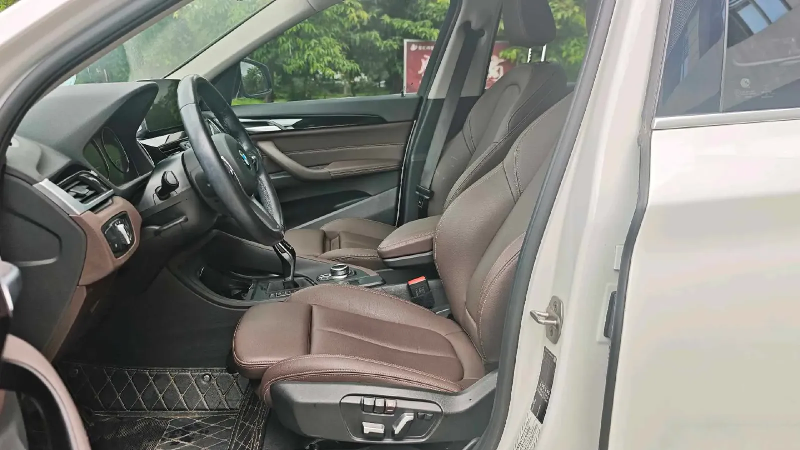 2021 BMW X1 2.0T 192HP L4 7DCT,autocango,china used car exporter,china ev exporter,chinese used car exporter,chinese used ev exporter