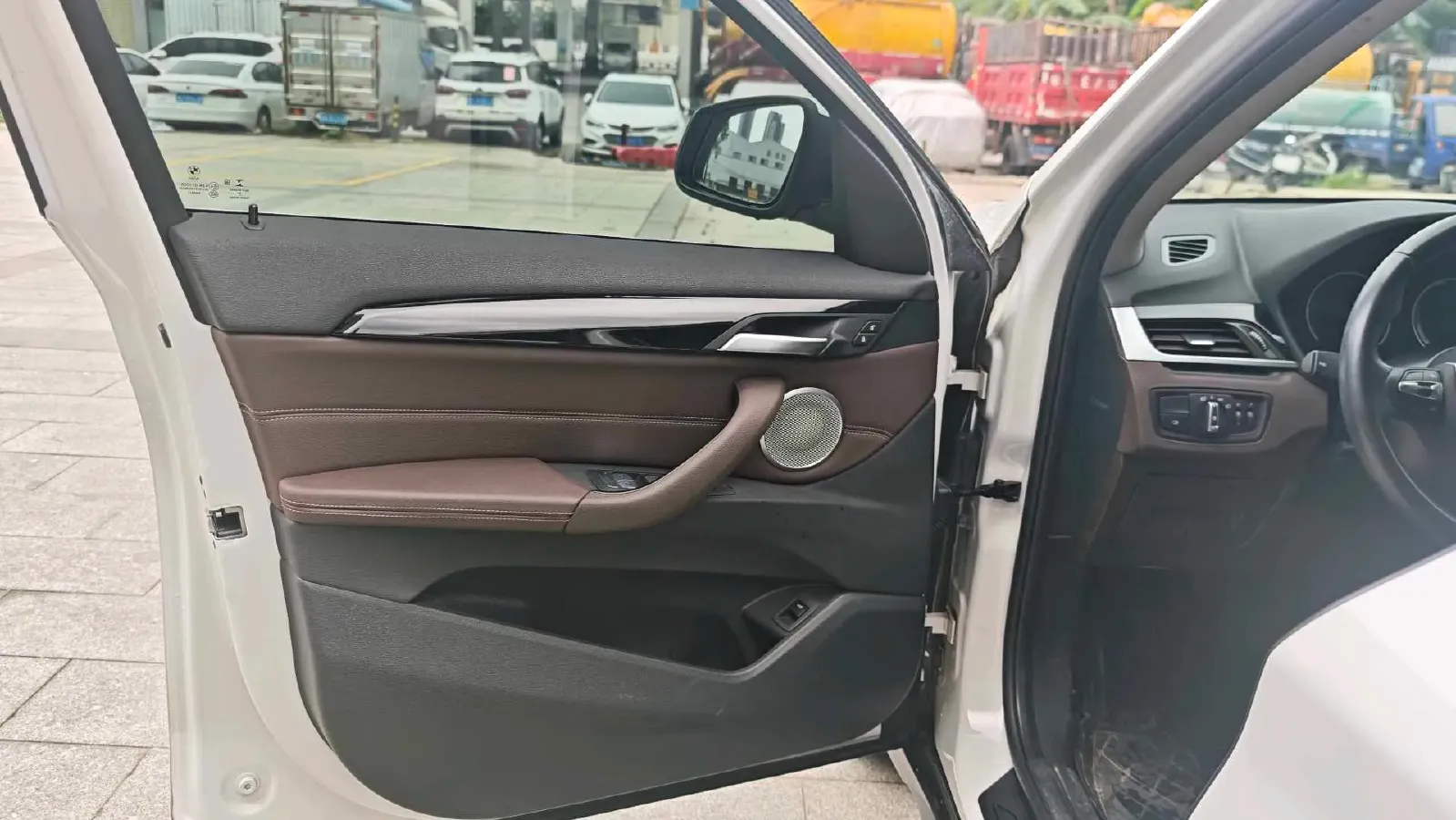 2021 BMW X1 2.0T 192HP L4 7DCT,autocango,china used car exporter,china ev exporter,chinese used car exporter,chinese used ev exporter