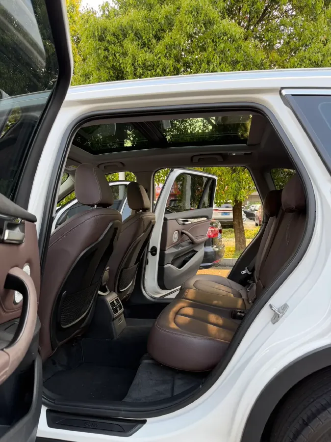 2022 BMW X1 2.0T 192HP L4 7DCT,autocango,china used car exporter,china ev exporter,chinese used car exporter,chinese used ev exporter