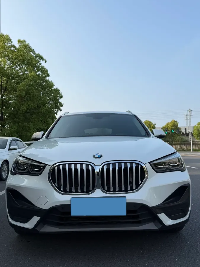 2022 BMW X1 2.0T 192HP L4 7DCT,autocango,china used car exporter,china ev exporter,chinese used car exporter,chinese used ev exporter