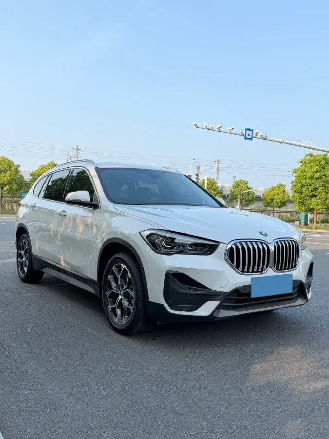 2022 BMW X1 2.0T 192HP L4 7DCT,autocango,china used car exporter,china ev exporter,chinese used car exporter,chinese used ev exporter