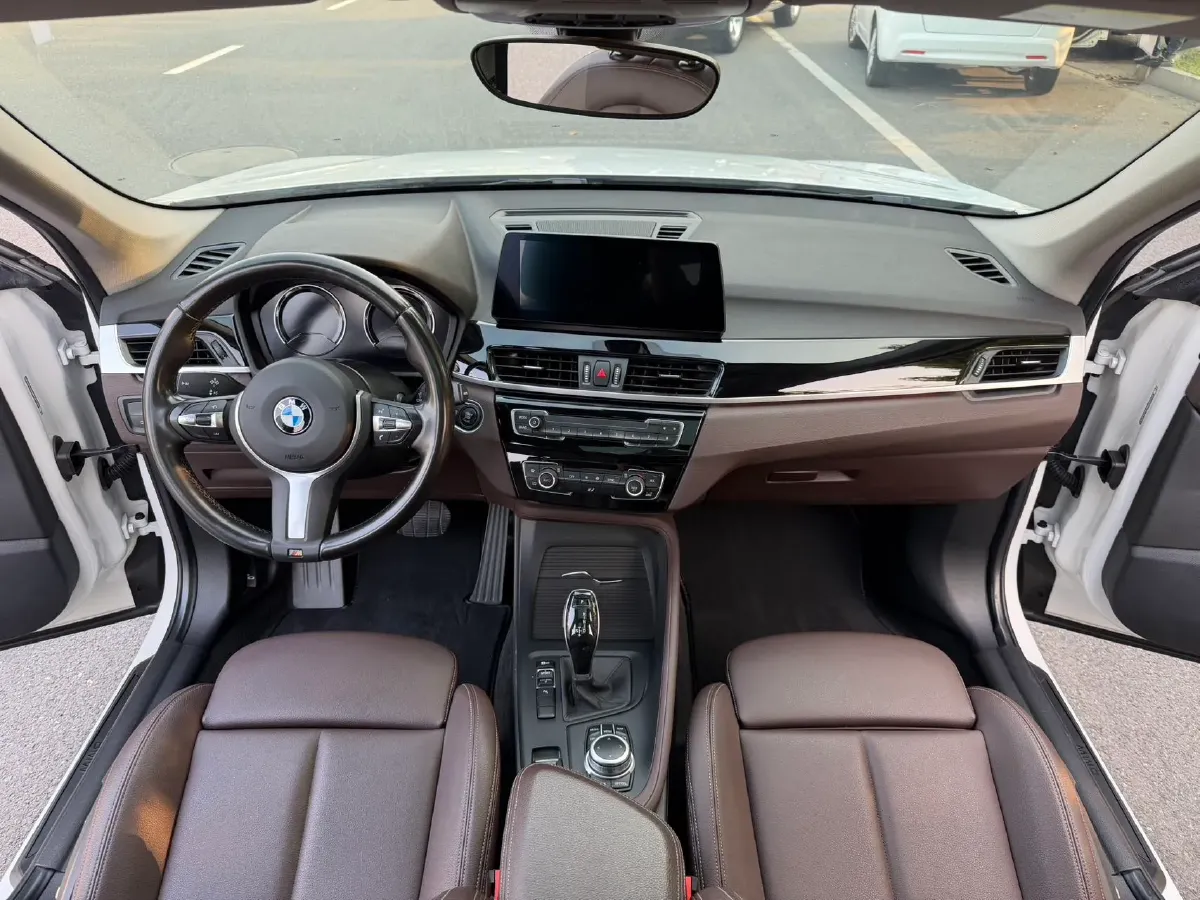 2022 BMW X1 2.0T 192HP L4 7DCT,autocango,china used car exporter,china ev exporter,chinese used car exporter,chinese used ev exporter