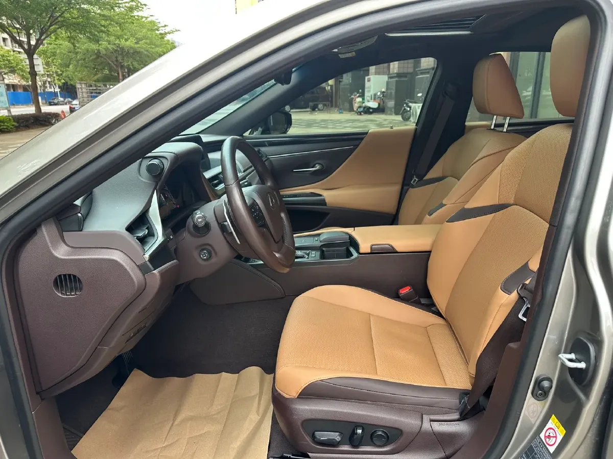 2018 Lexus ES 2.0L 167HP L4 6AT,autocango,china used car exporter,china ev exporter,chinese used car exporter,chinese used ev exporter