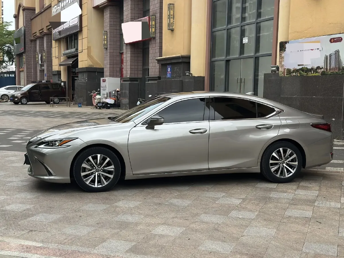 2018 Lexus ES 2.0L 167HP L4 6AT,autocango,china used car exporter,china ev exporter,chinese used car exporter,chinese used ev exporter