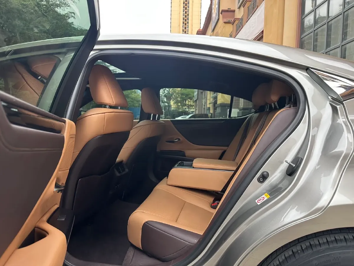 2018 Lexus ES 2.0L 167HP L4 6AT,autocango,china used car exporter,china ev exporter,chinese used car exporter,chinese used ev exporter