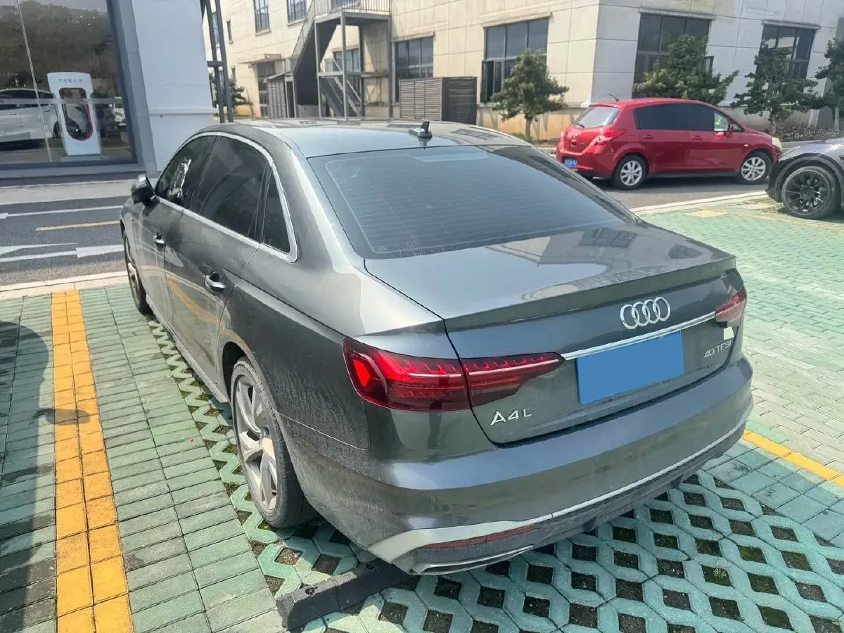 2020 Audi A4L 2.0T 190HP L4 7DCT,autocango,china used car exporter,china ev exporter,chinese used car exporter,chinese used ev exporter