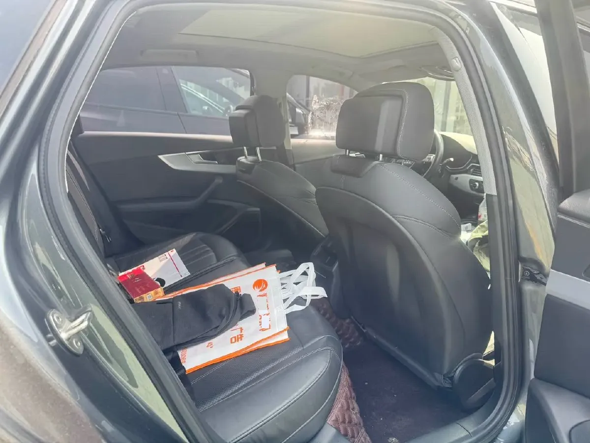 2020 Audi A4L 2.0T 190HP L4 7DCT,autocango,china used car exporter,china ev exporter,chinese used car exporter,chinese used ev exporter