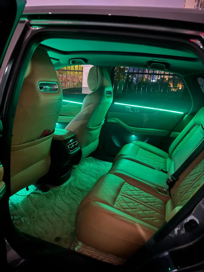 2021 ChangAn UNI-K 2.0T 233HP L4 8AT,autocango,china used car exporter,china ev exporter,chinese used car exporter,chinese used ev exporter