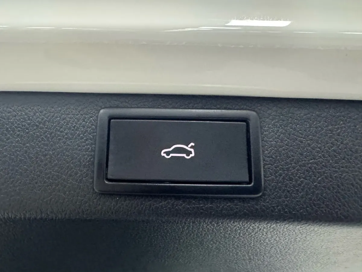 2022 Skoda Karoq 1.4T 150HP L4 7DCT,autocango,china used car exporter,china ev exporter,chinese used car exporter,chinese used ev exporter